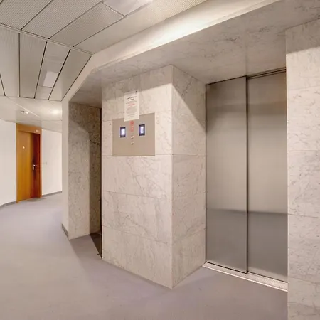 Global - View 28 Augsburg