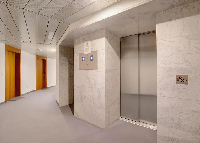 Global - View 28 Augsburg