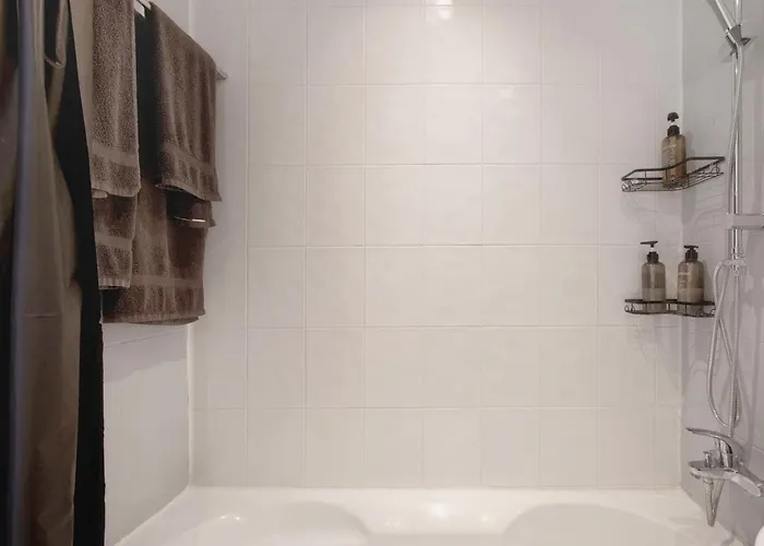 Global - View 28 Apartment