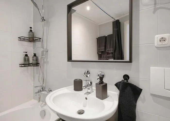 Global - View 28 Apartment *